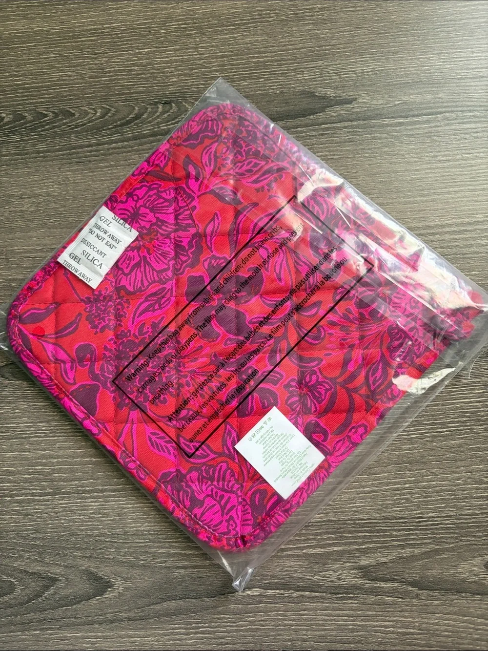 NWT Lilly Pulitzer Pot holders in Amaryllis Red Secret Hideaway
